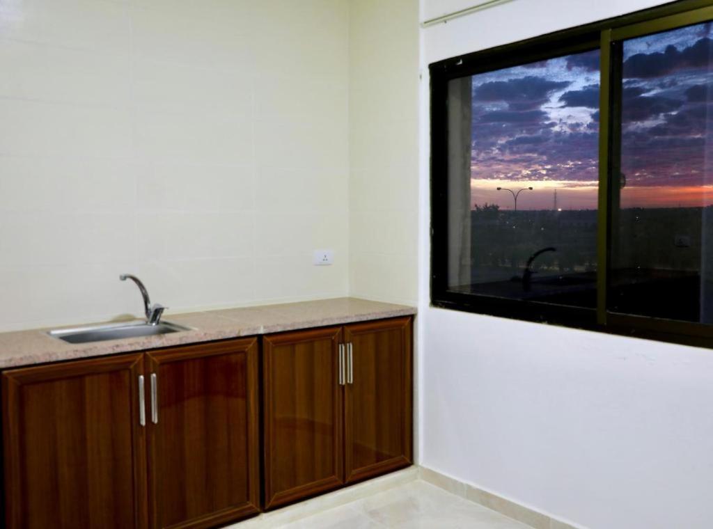 Salvador Dali Apartments Amman Exterior photo